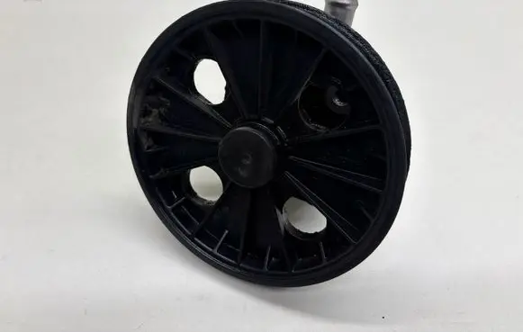 Volvo S60 Power steering pump 30741122