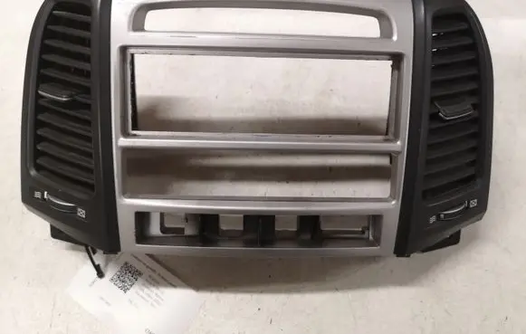 Hyundai Santa Fe Dash center air vent grill 974202B900 0438648