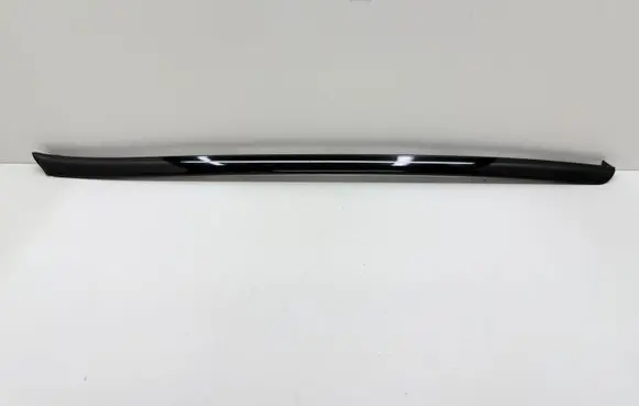Volvo XC60 Windshield trim 30784797 30784799