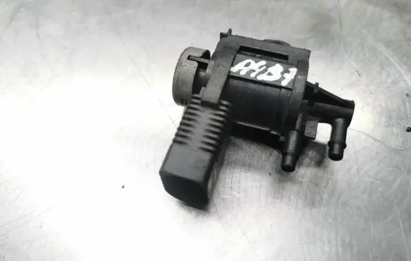 Audi A4 S4 B7 8E 8H Turbo solenoid valve 1K0906283A