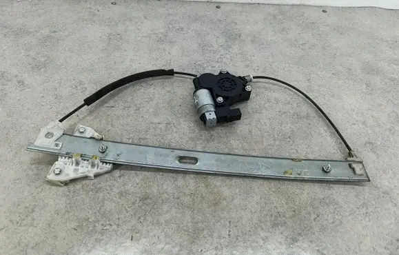 Mazda 5 Front door window regulator with motor