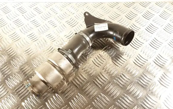 Volvo V40 Intercooler hose/pipe AV616C750AE