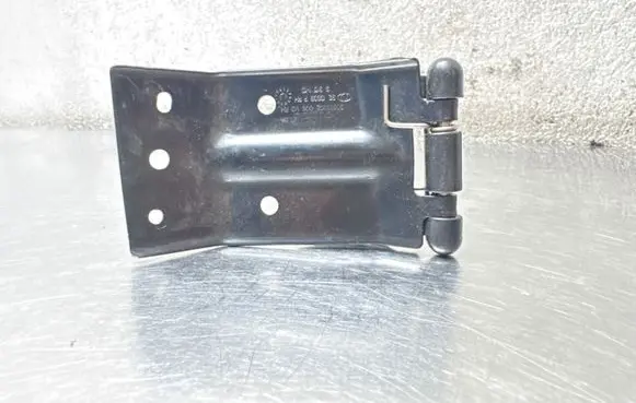 Volvo C70 Front door lower hinge 9213939 30633902