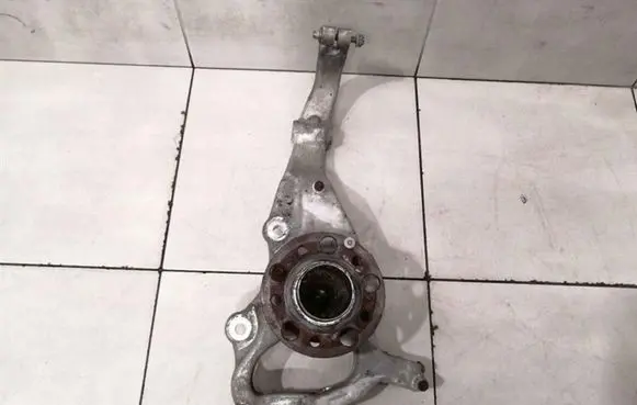 Mercedes-Benz S C217 Front wheel hub spindle knuckle A2223322001