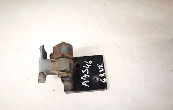 Audi A4 S4 B5 8D Rear door lower hinge