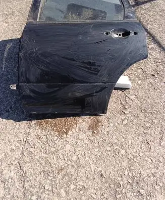 Mitsubishi Outlander Rear door