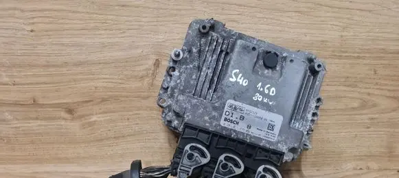 Volvo S40 Engine control unit/module 0281011775