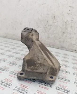 Audi A4 S4 B5 8D Engine mounting bracket 8D0199307G