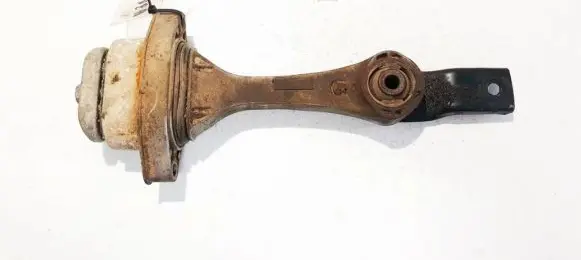 Skoda Octavia Mk1 (1U) Engine mount bracket