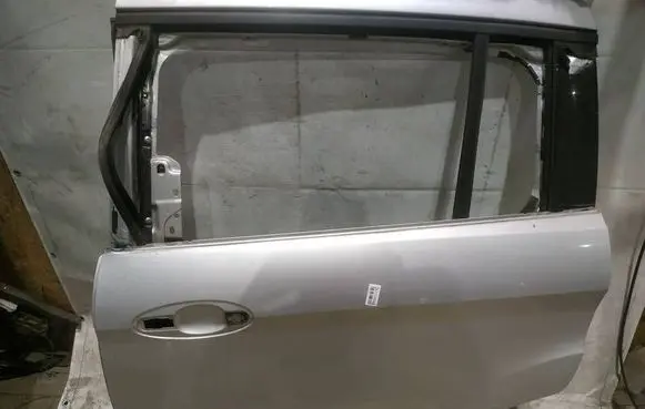 Ford Grand C-MAX Rear door PILKOS