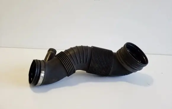 Audi Q3 8U Turbo air intake inlet pipe/hose 5N0129656