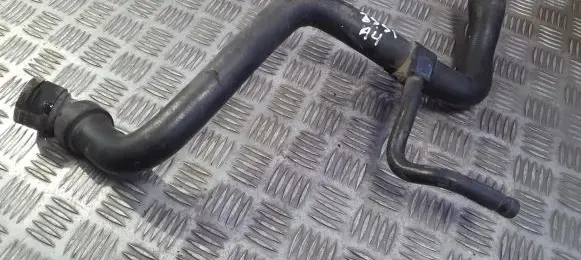 Audi A4 S4 B5 8D Engine coolant pipe/hose