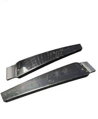 Front door glass trim molding