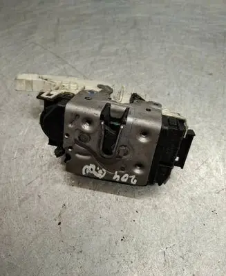 Mercedes-Benz C W204 Rear door lock A2047300435 ZGS015