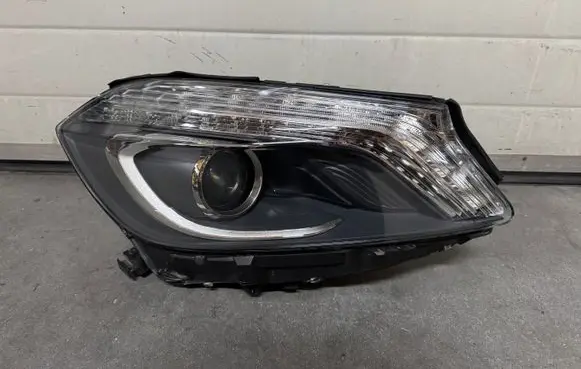 Mercedes-Benz A W176 Headlight/headlamp A1768202061