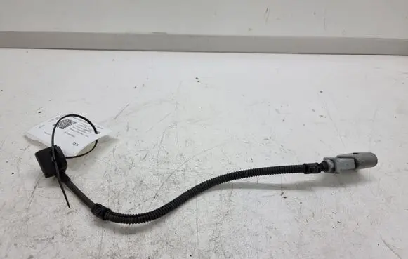Volkswagen PASSAT B6 Crankshaft speed sensor 9805940
