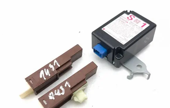 Toyota Prius (XW30) Keyless (KESSY) go control unit/module 8974047050