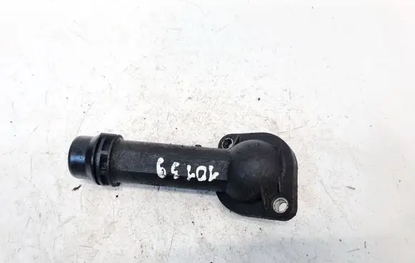 Volkswagen PASSAT B5.5 Engine coolant pipe/hose 038121121 06B121121