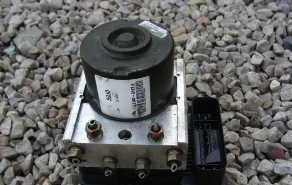 Suzuki Liana ABS Pump 06210901993