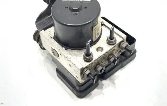 Volkswagen Golf V ABS Pump 1K0614117H
