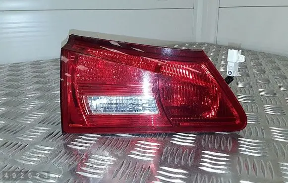 Lexus IS 220D-250-350 Tailgate rear/tail lights