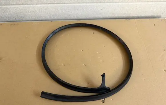 Volkswagen Amarok Rubber seal front door (on door) 2H6837761