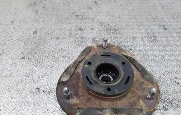Toyota Avensis T250 Front upper strut mount 