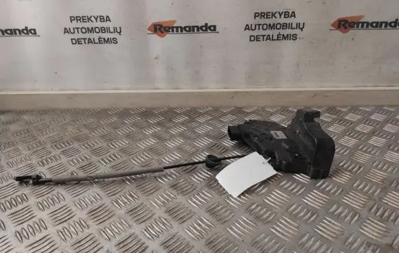 Volvo V70 Front door lock 31253674