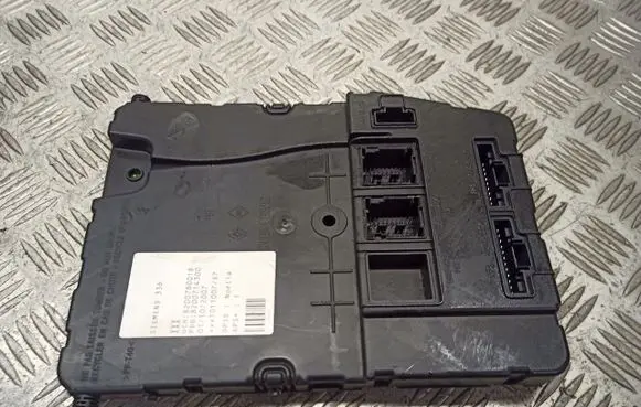 Renault Megane II High voltage junction box 8200780018