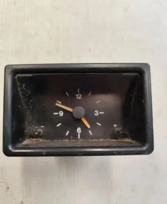Volvo 460 Clock 435546