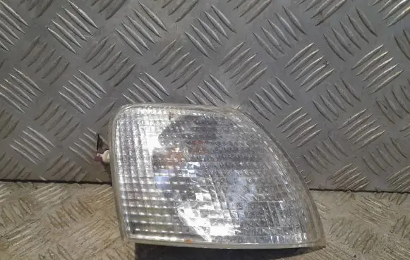 Volkswagen PASSAT B5 Front indicator light 084411516R