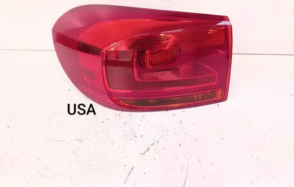 Volkswagen Tiguan Rear/tail lights 5N0945095R 178933 178945