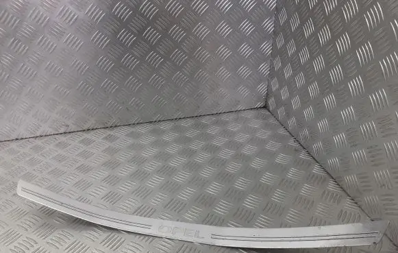 Opel Corsa D Front sill (body part) 13341047