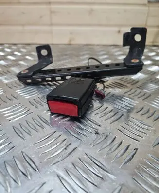 Rear seatbelt buckle
