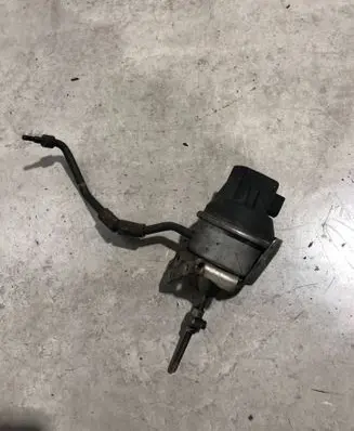 Volkswagen PASSAT B6 Turbine electric control actuator CBB