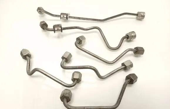 Fuel injector supply line/pipe