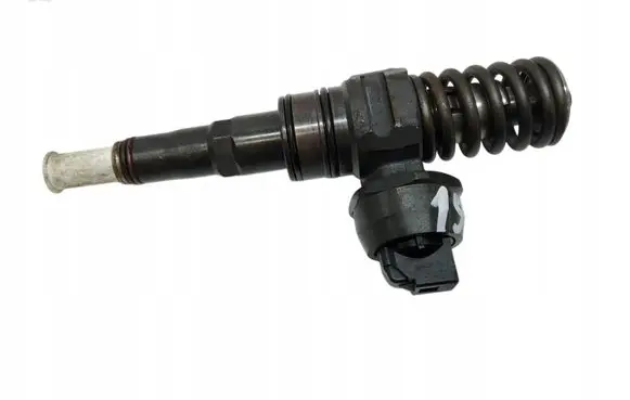 Volkswagen Touran I Fuel injector 038130073BN
