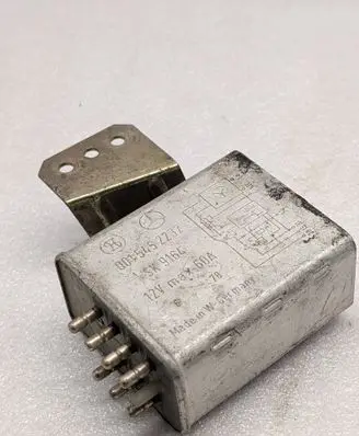 Mercedes-Benz W123 Glow plug pre-heat relay 0015452232 SK9164