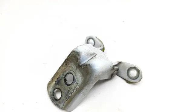Nissan Navara D23 Rear door lower hinge A047242