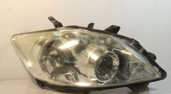 Toyota Auris 150 Headlight/headlamp 8111002A40
