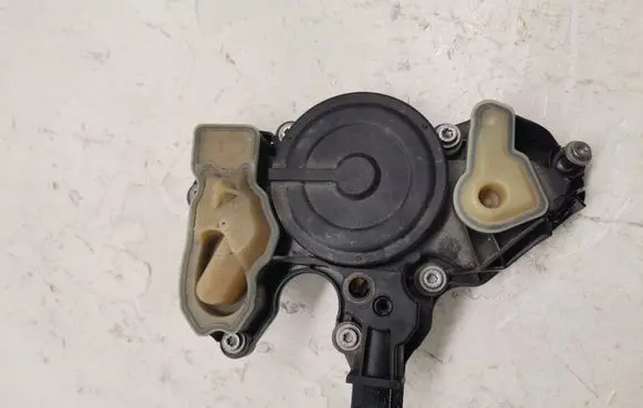Porsche Macan (95B) Oil breather separator 06K103495BL