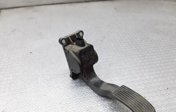Mercedes-Benz Sprinter W906 Accelerator throttle pedal 0280755023 A9063000404