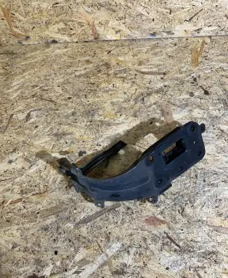 Mercedes-Benz E W211 Bottom radiator support slam panel 