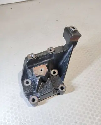 Audi A6 S6 C8 4K Engine mounting bracket 05L131425F