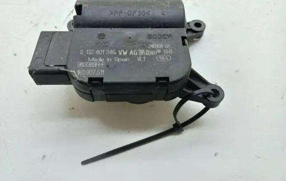 Skoda Octavia Mk2 (1Z) Intake manifold valve actuator/motor 0132801345