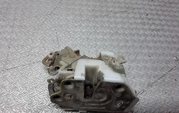 Loading door lock
