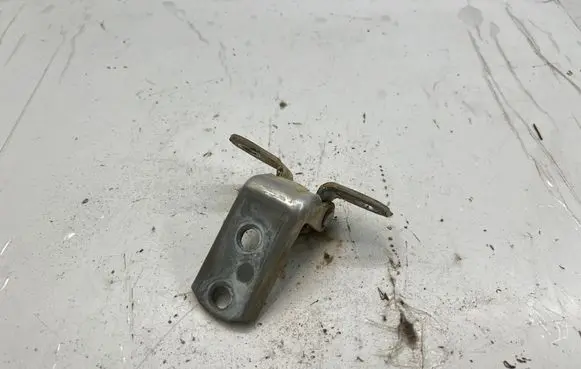Toyota RAV 4 (XA30) Front door upper hinge A046694
