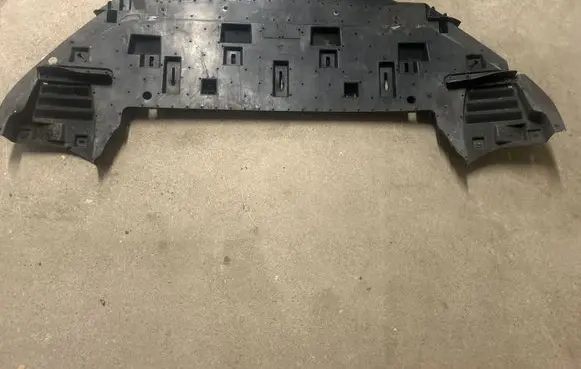 Peugeot 5008 Front bumper skid plate/under tray 9686646580
