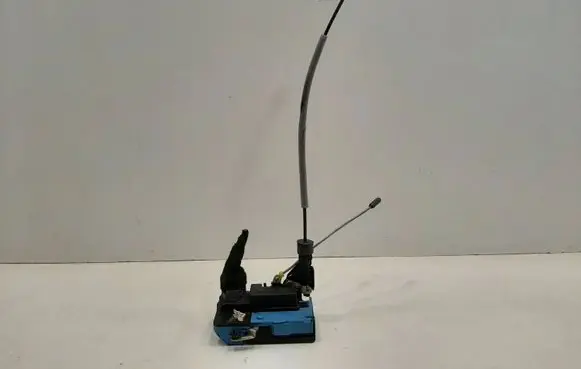 Volvo S60 Front door lock 30784525