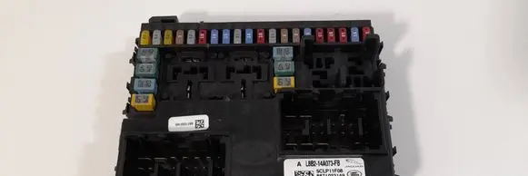 Land Rover Defender Fuse box set L8B214A073FB